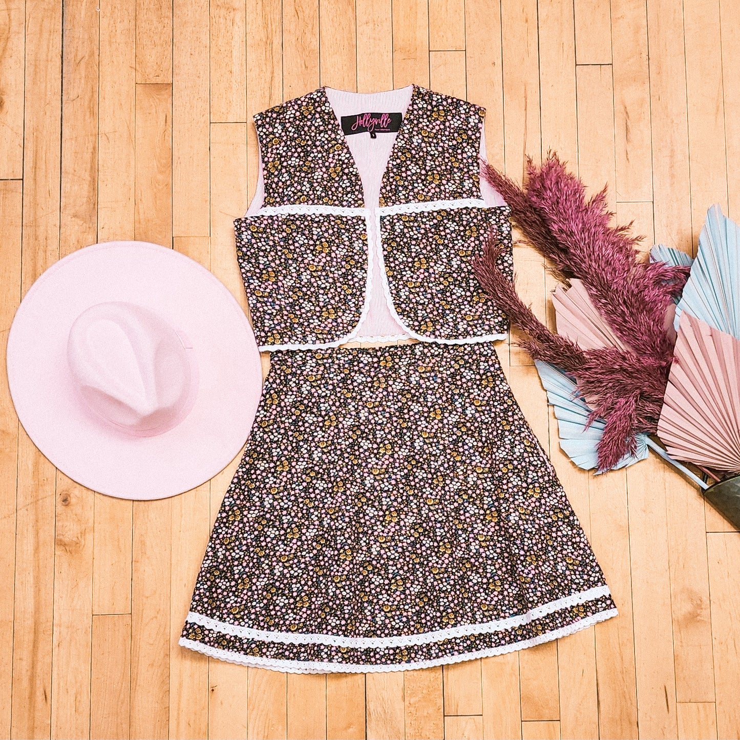 Pink floral corduroy skirt and vest matching set by Hollyville