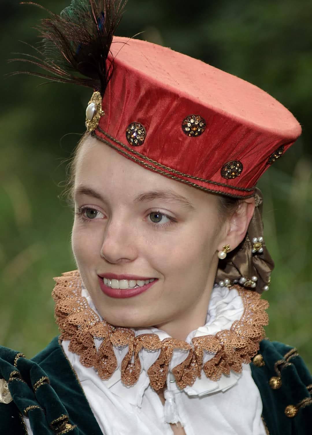 16th Century Elizabethan Renaissance Coral Silk Hat