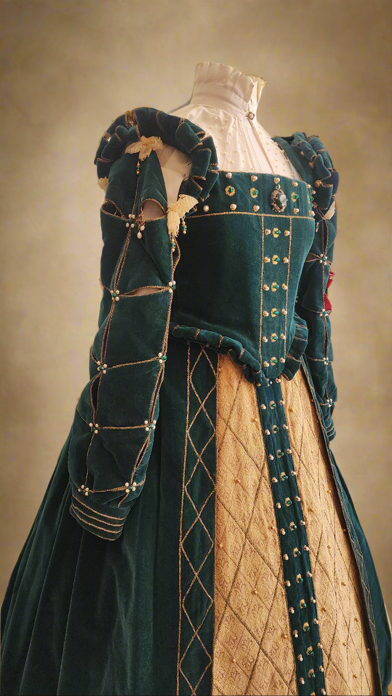 Elizabethan Renaissance 16th Century Forest Green Velvet Gown