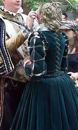 Elizabethan Renaissance gown in green velvet with 22 piece sleeves