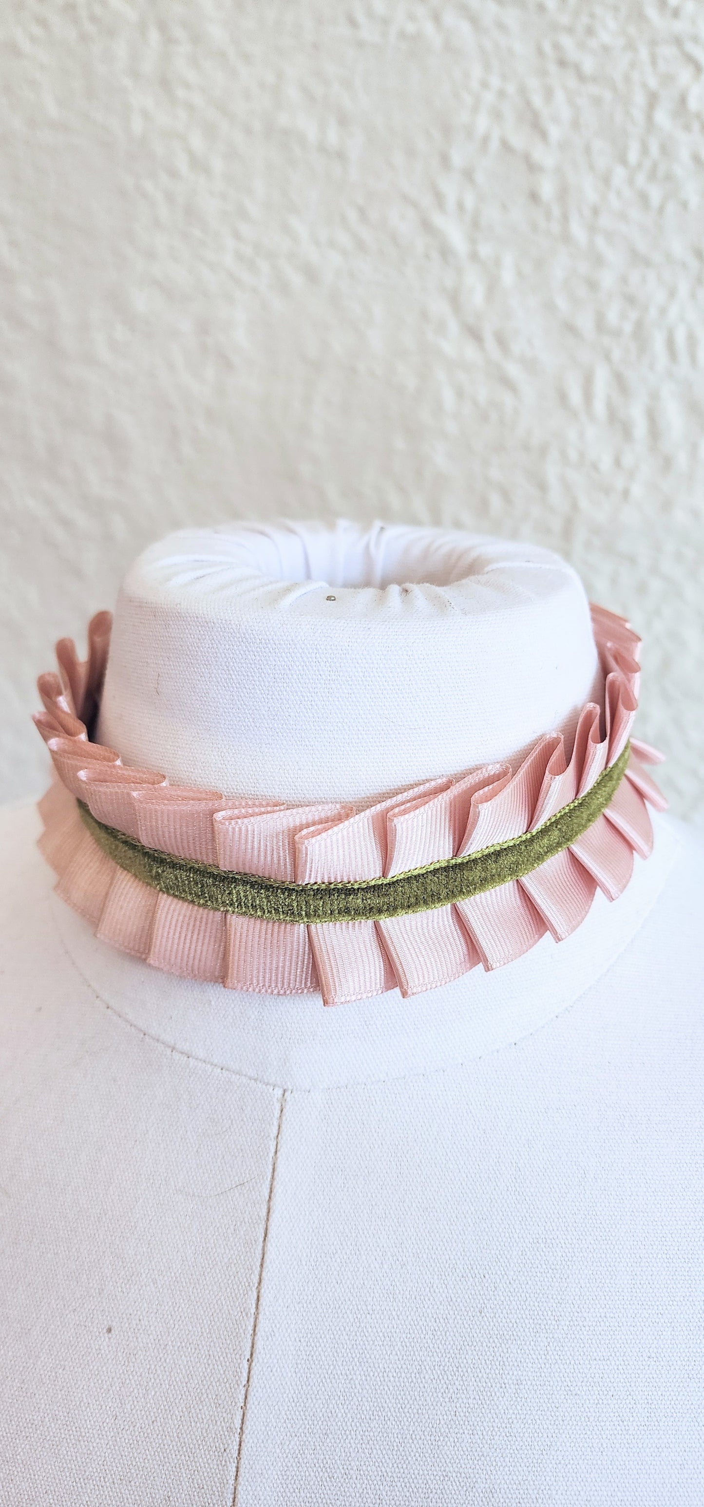 The Grand Trianon Pleated Ruff by Hollyville