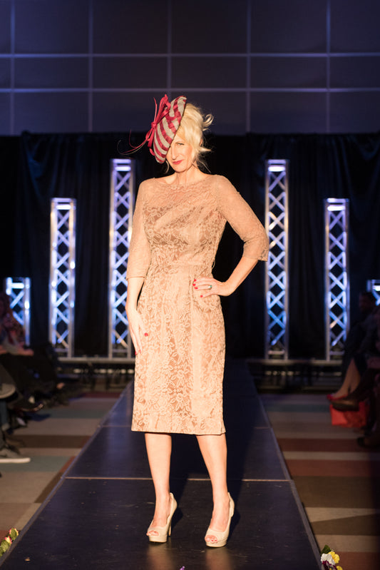 Vintage 1950's Lace Wiggle Dress by Kabro of Houston / Size S/M