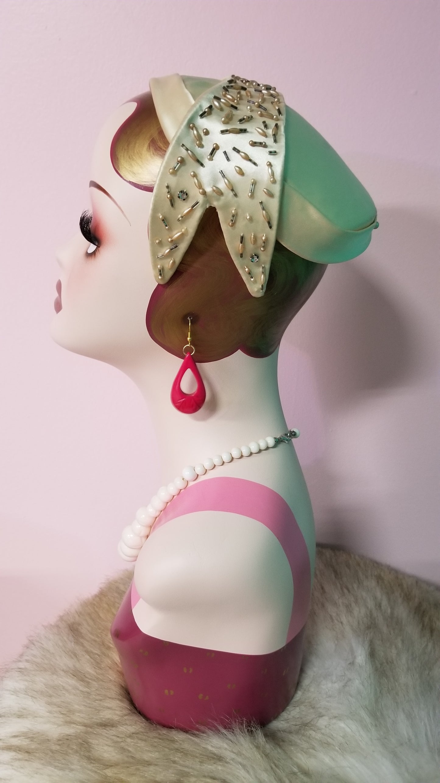 1940's 50's White Satin Vintage Hat