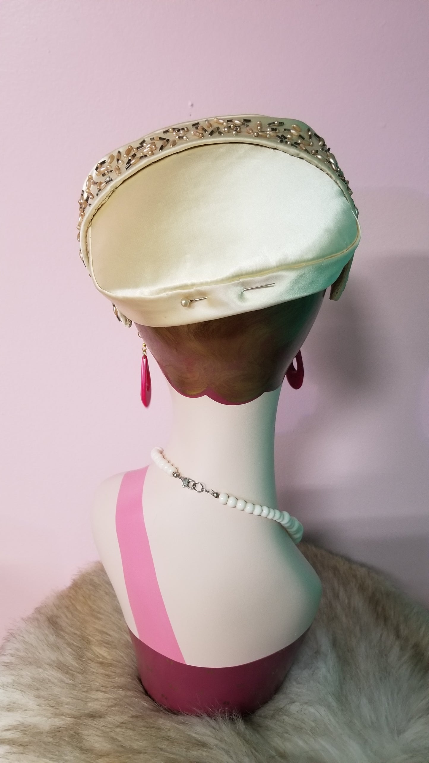 1940's 50's White Satin Vintage Hat