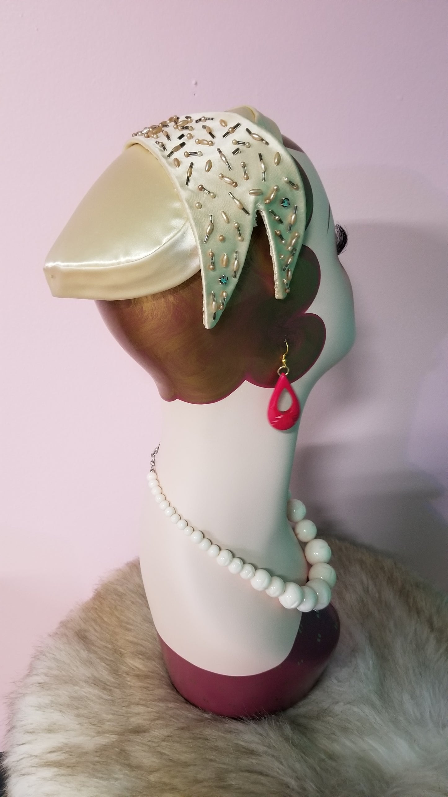 1940's 50's White Satin Vintage Hat