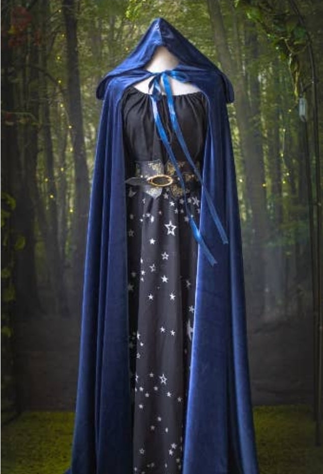 Dark Blue Velvet Hooded Elven Fantasy Cloak by Costurero Real