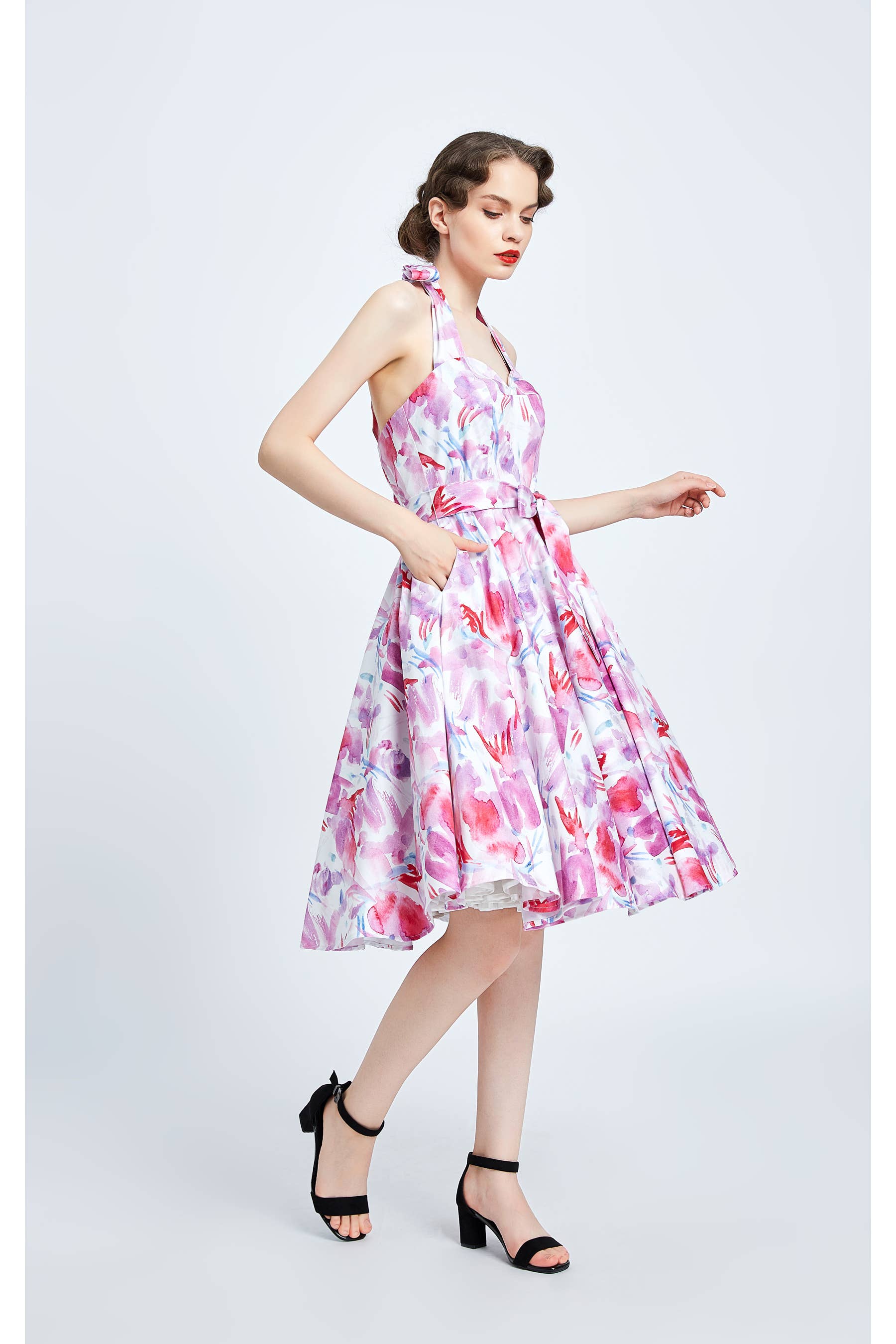 Miss Lulo Plus Size Katie Watercolor 3X Halter Strap Flared A-Line Dress for Female Miss Lulo Plus Size Katie Watercolor 3X Halter Strap Flared A-Line Dress for Female