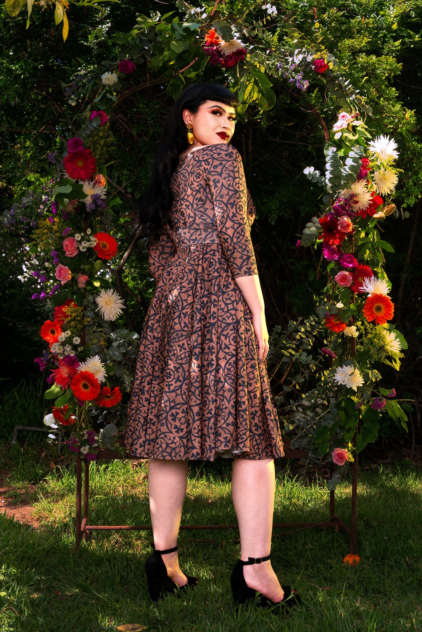 Priscilla Swing Dress in Gold and Black Medallions Print Stretch Twill | Laura Byrnes & Hope Johnstun