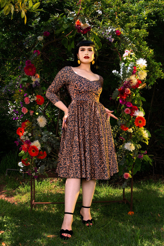 Priscilla Swing Dress in Gold and Black Medallions Print Stretch Twill | Laura Byrnes & Hope Johnstun