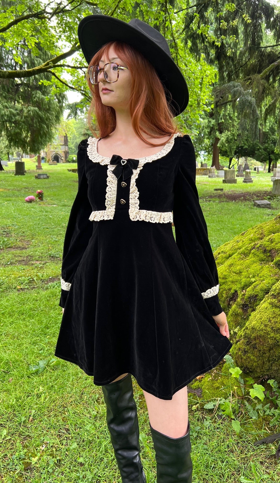 Sabrina - Luscious 60s style Velvet Mini Dress