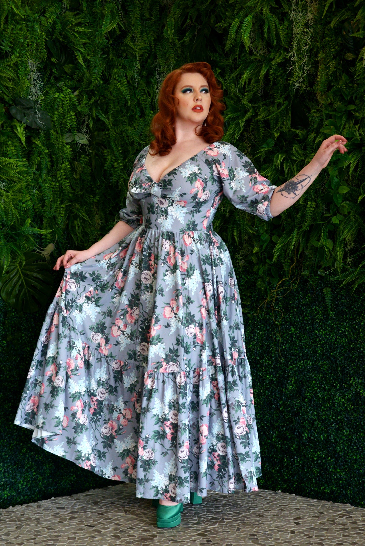 Molly 70s Floral Vintage Maxi Gown in J'adore Paris Bella Roses Print