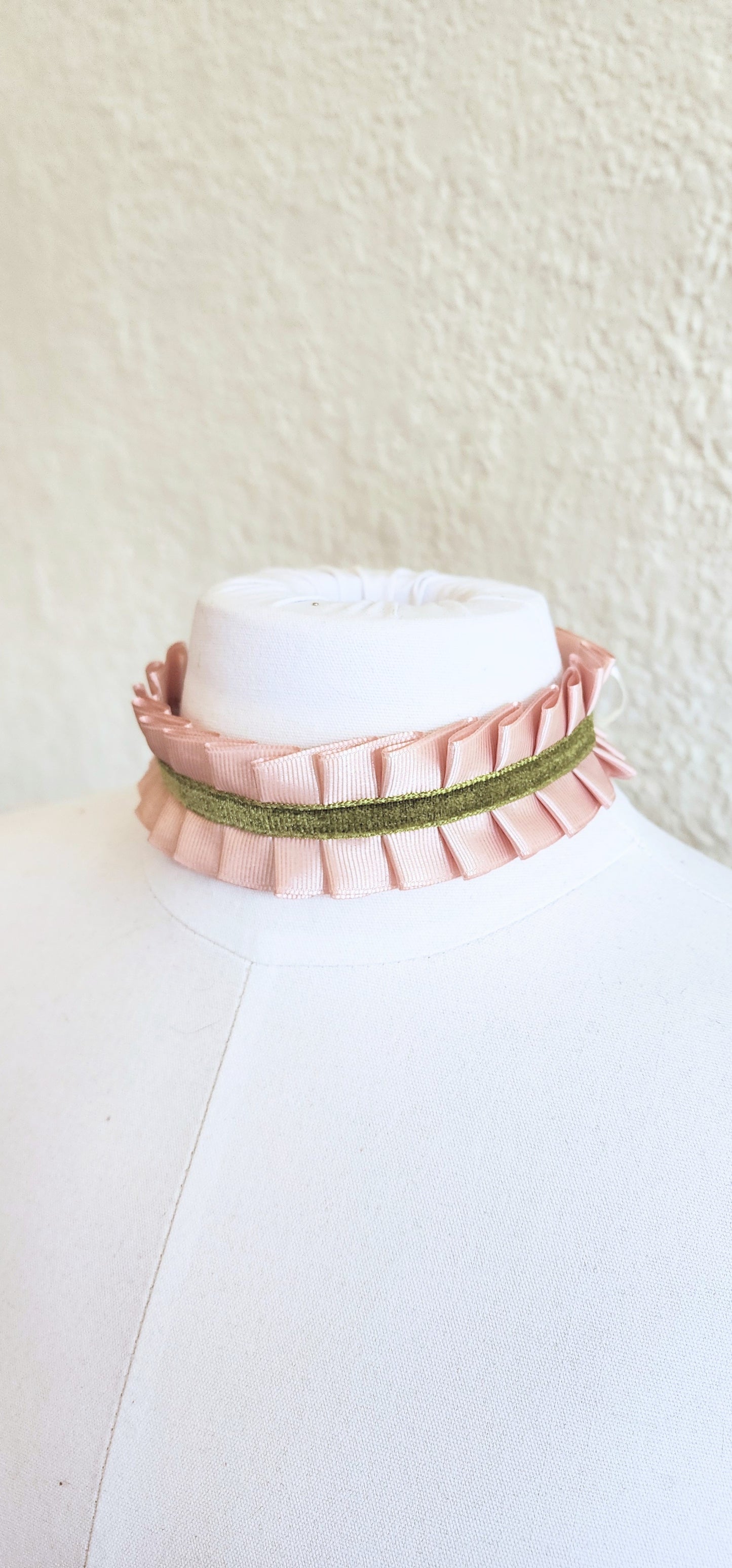 The Grand Trianon Pleated Ruff by Hollyville