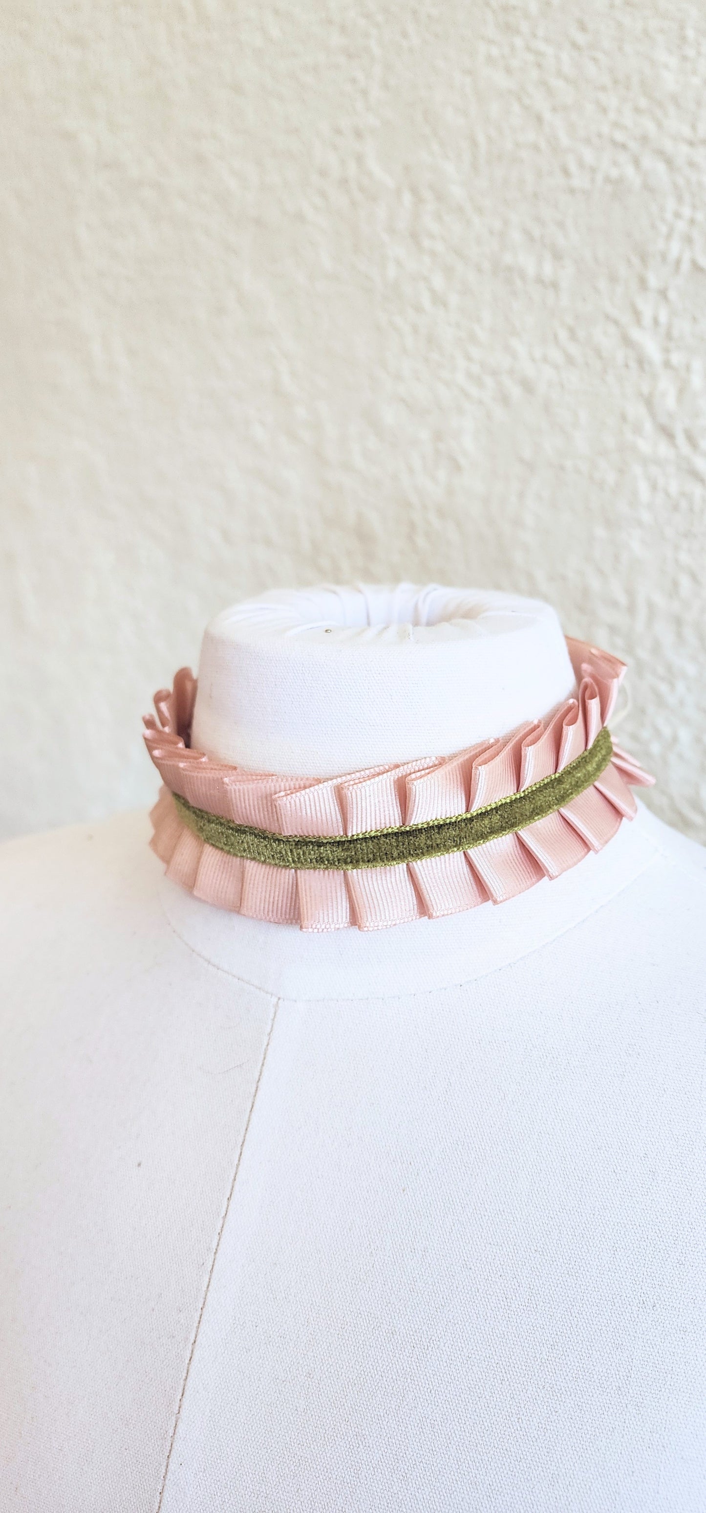 The Grand Trianon Pleated Ruff by Hollyville