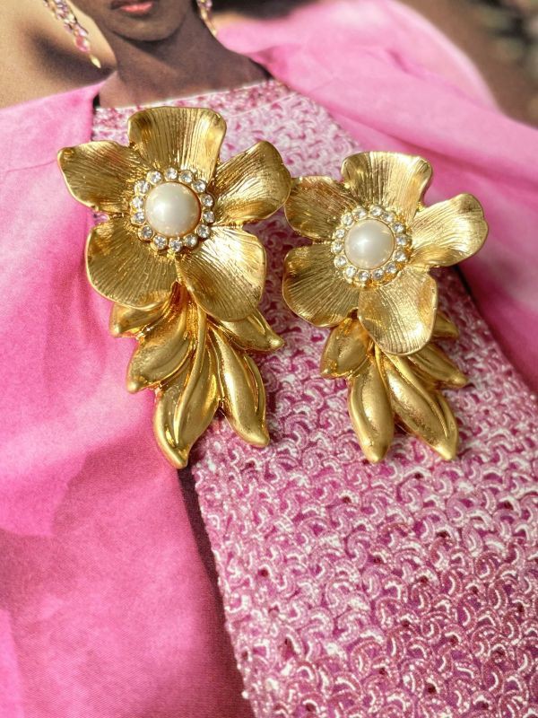 Vintage Style Golden Flower Dangle Earring