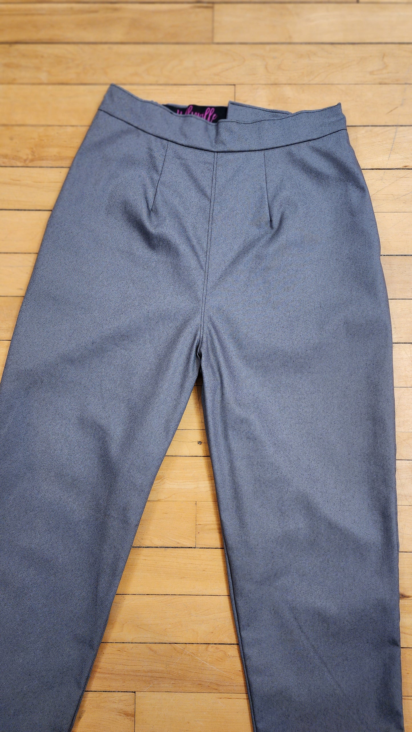 Grey Capris by Hollyville