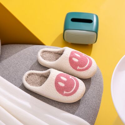 Melody Smiley Face Slippers in Pink