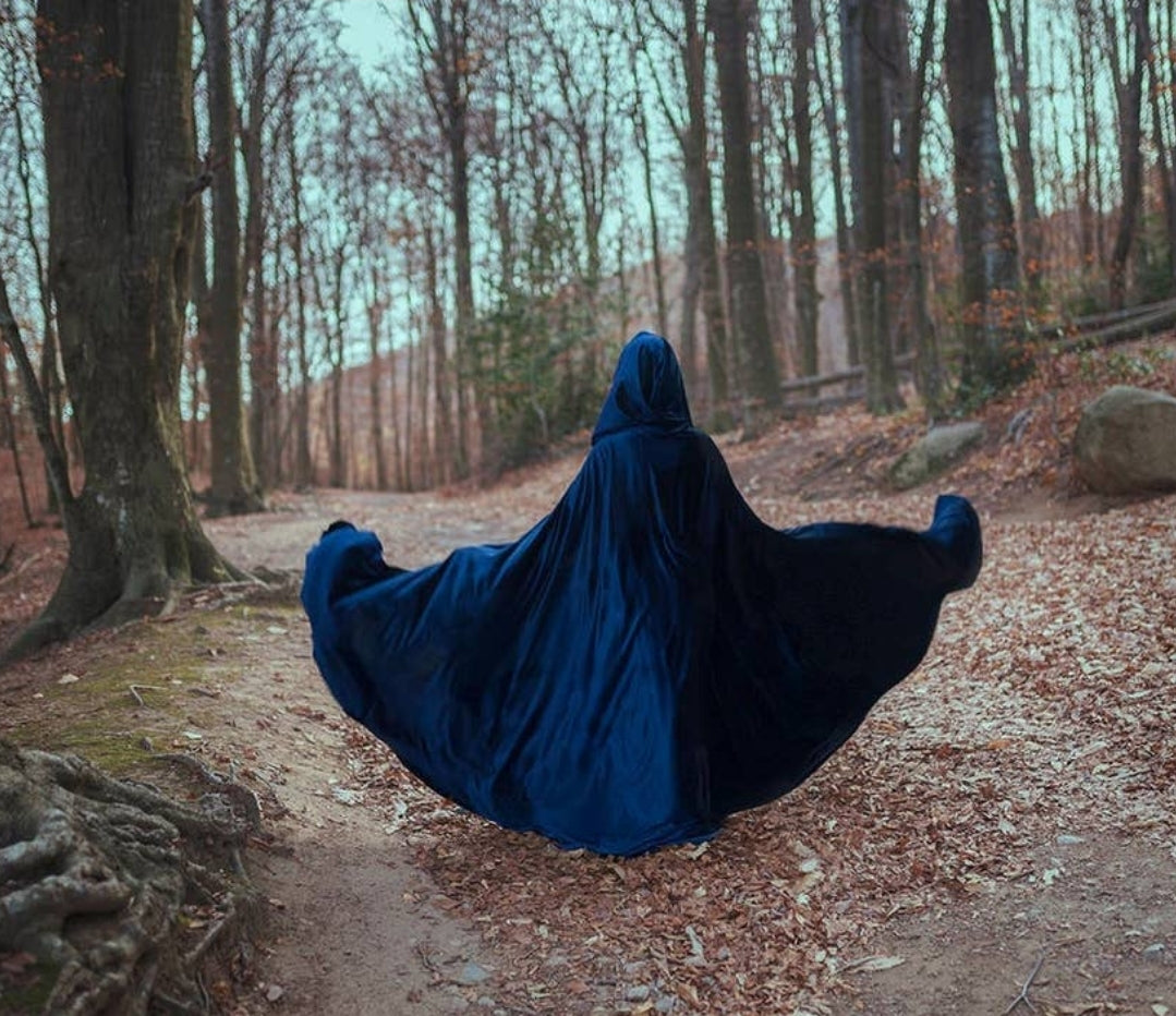 Dark Blue Velvet Hooded Elven Fantasy Cloak by Costurero Real